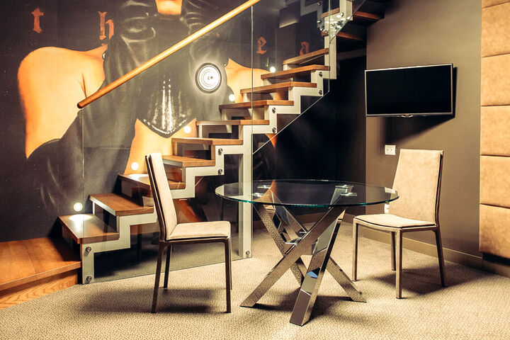 Arredo e Arredamento Contract per Alberghi  - Riflessi