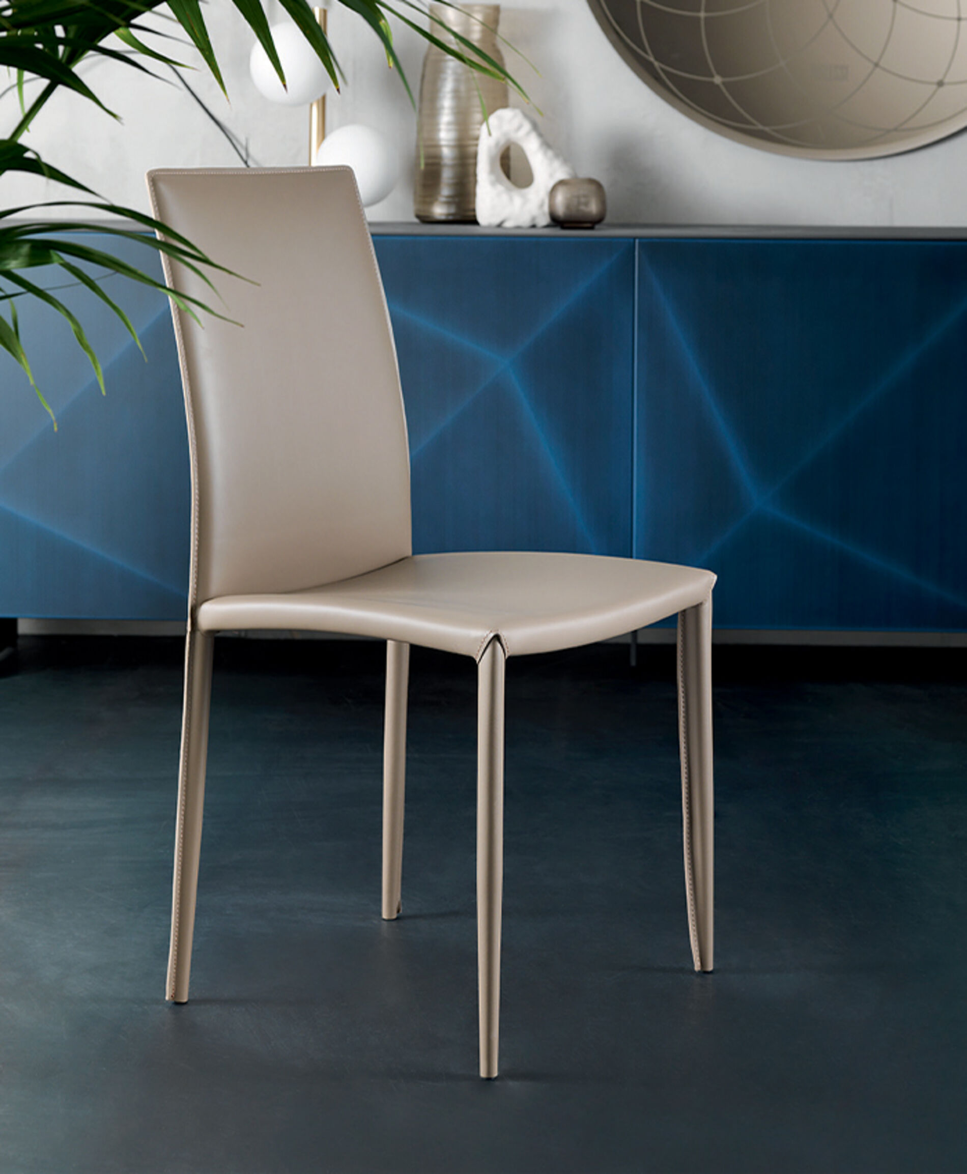 sara sedia cuoio riflessi