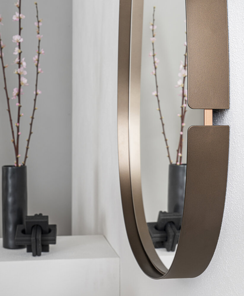 Specchio da parete con cornice in metallo, Lumiere, Riflessi