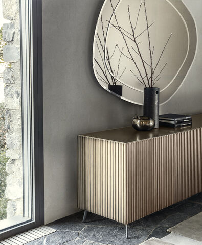 Specchio dalla forma particolare