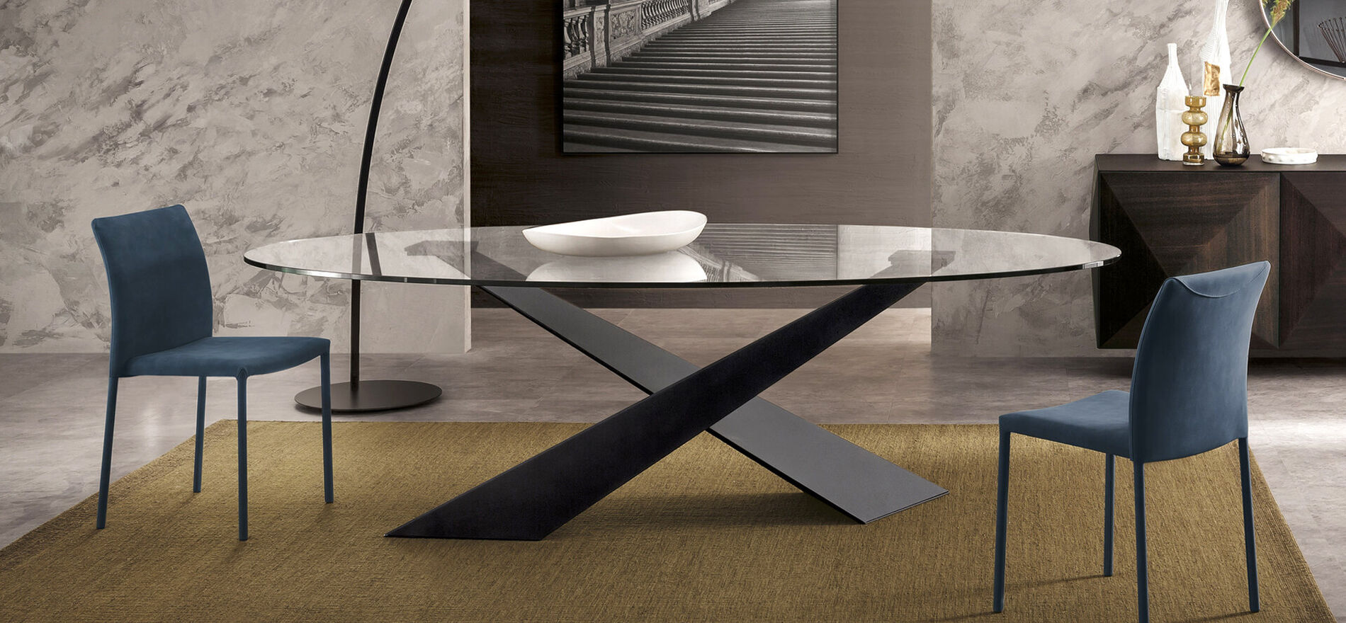 Tavolo di Design con piano cristallo