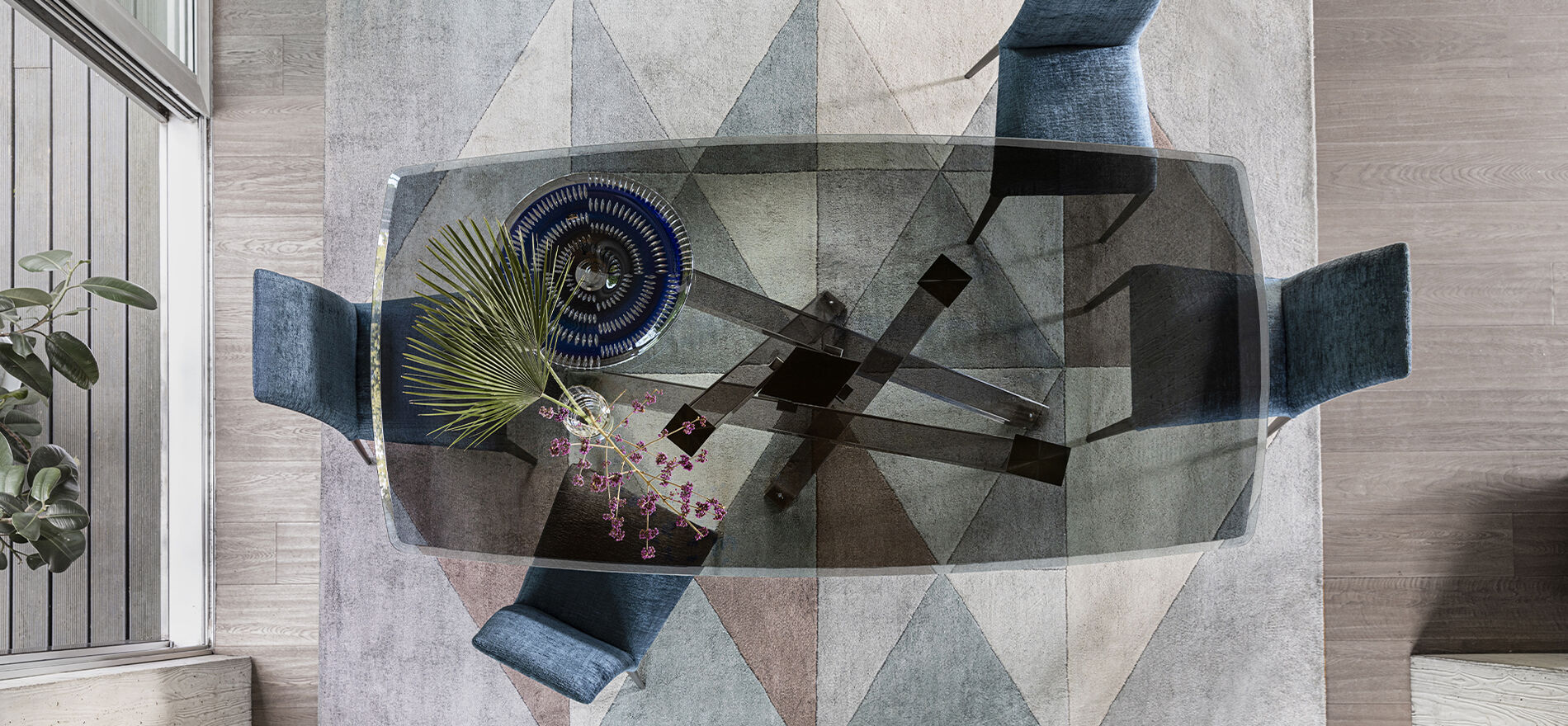 tavolo piano cristallo base metacrilato